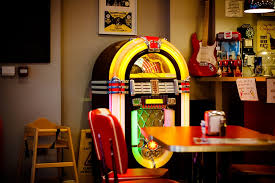 MAJUKEBOX5